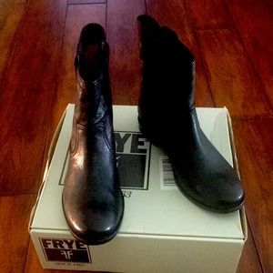 Frye Anna Shortie Boots size 7.5